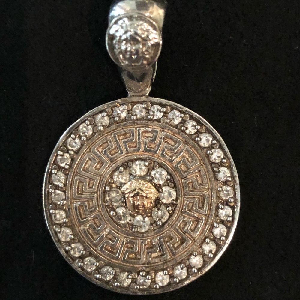 Stunning pendant